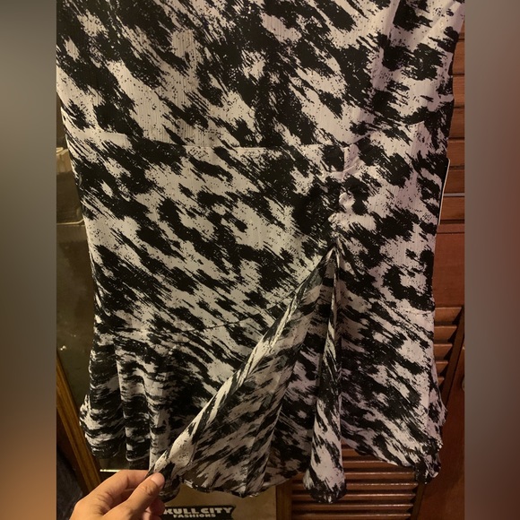 🔻👇price drop👇🔻Express size S Metallic Printed Pleated Shoulder Ruffle Dress - Picture 15 of 16